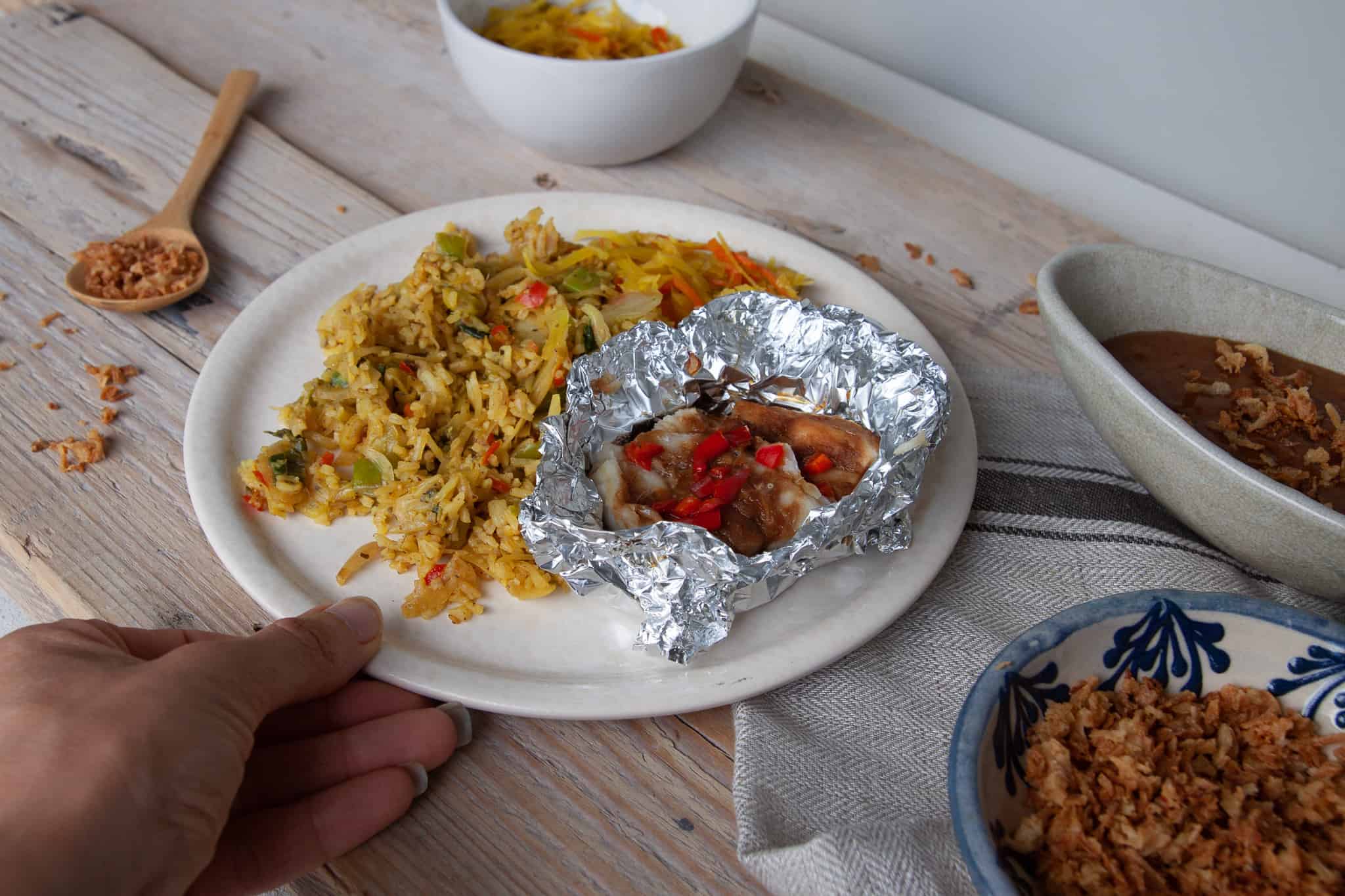 Verwonderlijk Nasi met pittige vis en pindasaus - Charlie's Kitchen UV-41