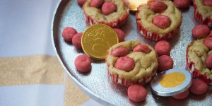 bananenmuffins met red velvet pepernoten, red velvet, muffins, pepernoten