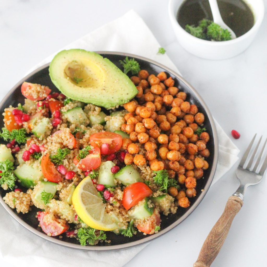 quinoa salade met kikkererwten, green juice